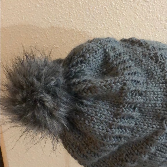 Brand New-Intricate Design Knitted Hat/Beanie - Picture 2 of 3